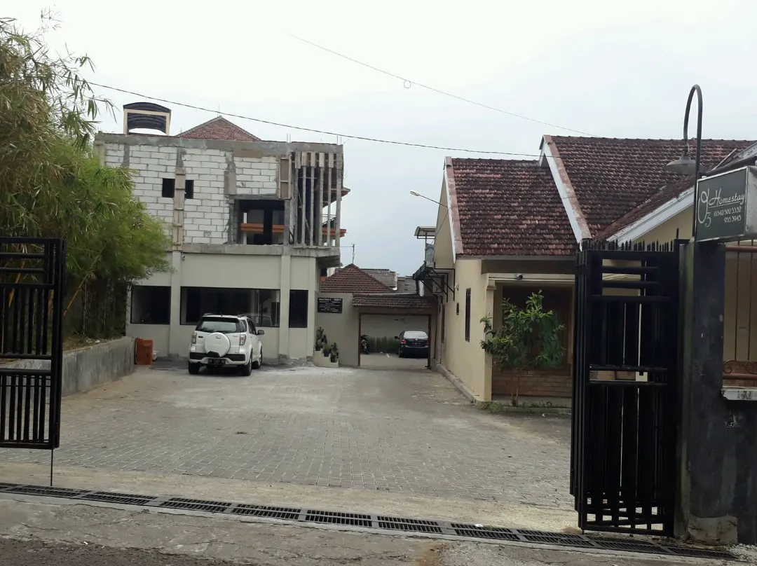 O3 Homestay - Batu