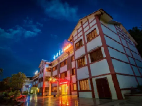 Siyuetian Boutique Hotel فنادق في داينغ
