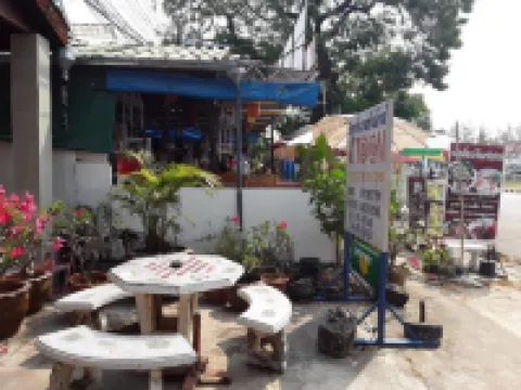Vitoonguesthouse2Fanrooms & Aircondition Hotels near Ramkhamhaeng National Museum