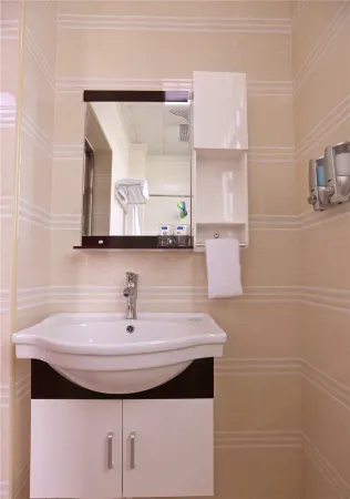 Beihai Fishing Village Inn (Silver Beach Tourist Resort)