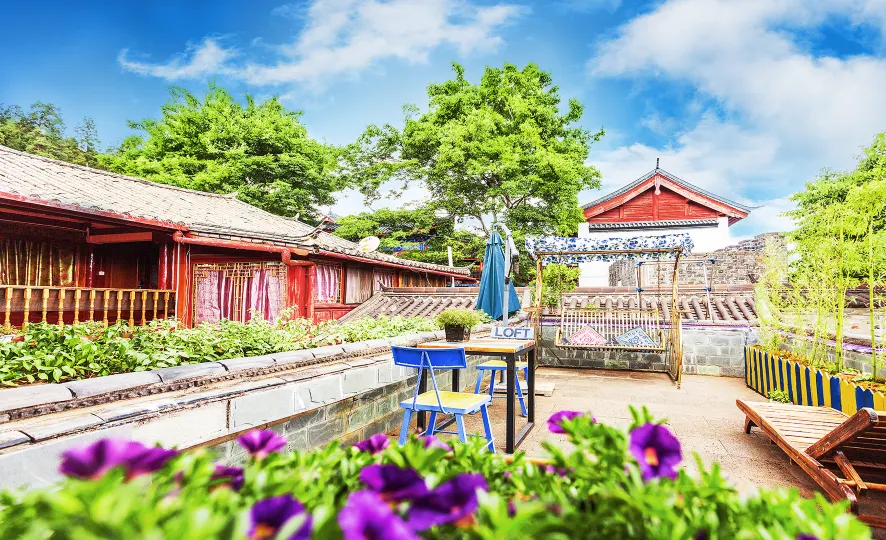 Crossing Building Inn (Lijiang Ancient City Mufu Branch)