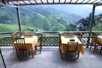 Longji Terrace Jinkeng Homestay (Qianshang Tiantiguan Attraction,Tiantouzhai Parking Lot)