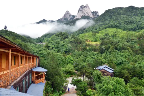 天柱山臥龍山莊（大龍窩索道店）