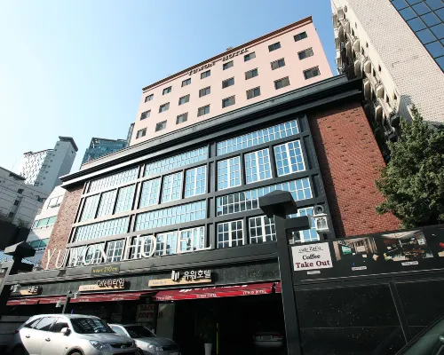 Yuwon Hotel Отели рядом с достопримечательностью «Торговый центр Central City»