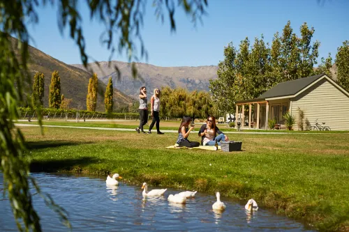 Cottages at Kinross Hotels in Gibbston
