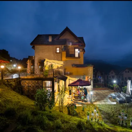 Yunzhong Manbu Banshan Huashu Hotel