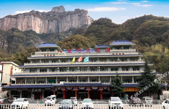 輝縣八里溝大酒店