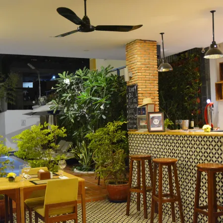 Home Chic Hotel
