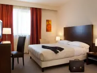 Hotel Sanluigi Các khách sạn gần Bảo tàng Xe hơi