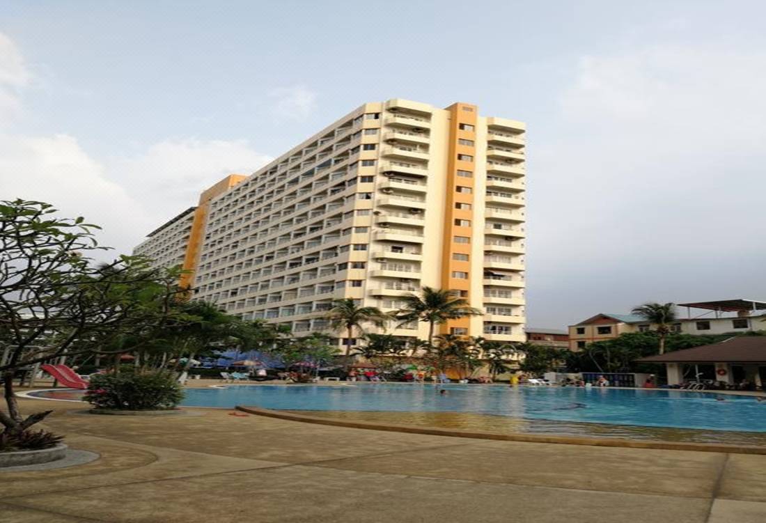 putra villa condo taman melati Kylie Ogden