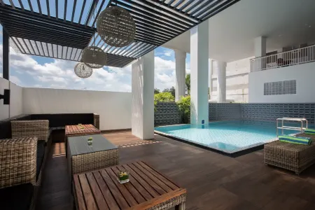 Khas Tugu Hotel Yogyakarta Отели рядом с достопримечательностью «Tugu Yogyakarta Monument»