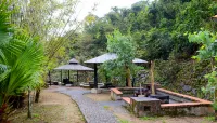 Lotus Mountain Hot Spring Resort - Hot Springs
