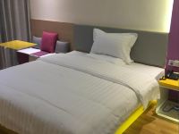7天酒店(西双版纳嘎洒机场客运南站店) - 自主大床房