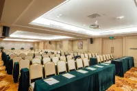 Vienna International Hotel (Shaoyang Dahan Pedestrian Street)