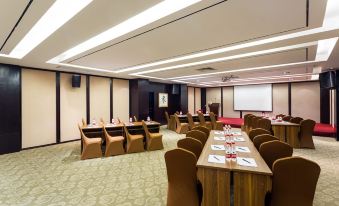 Xiangzhanglin Hotel (Guilin International Convention and Exhibition Center Qixing Park Branch)
