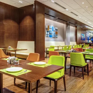 Hampton by Hilton Zhengzhou Jinshui Отели рядом с достопримечательностью «Хэнаньский экзаменационный центр для экзаменов гражданской службы, образовательный центр Huatu»