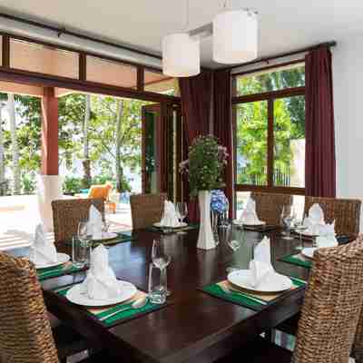 Amatapura Beachfront Villa 15 Dining/Meeting Rooms