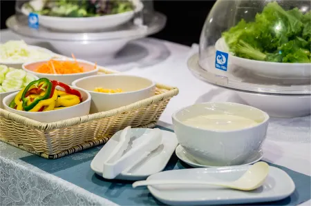 Bayview Resort Phi Phi Island - Beach Front Resort Отели в г. Пхи-Пхи