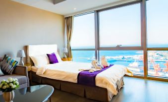 Ruiqi Apartment (Qingdao Zhonglian Ziyou Bay Branch)