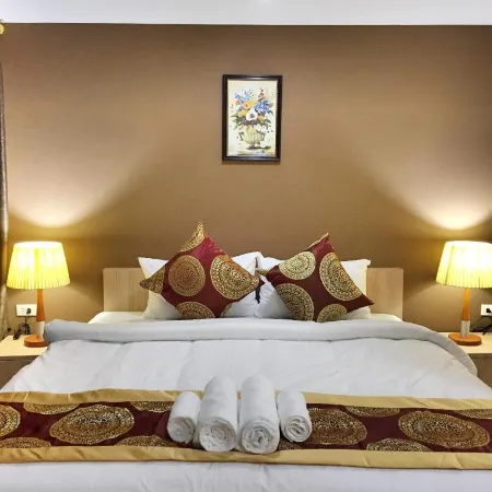 Top High Airport Link Hotel, Bangkok Отели рядом с достопримечательностью «Станция надземного метро Victory Monument»