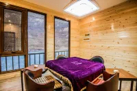 Beijing Yunshui Yaoshanju Hot Spring Resort (Changping Ming Tombs Resort) Hotels in Peking
