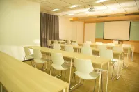 HanTing Hotel (Liaocheng Guan County Government Guanbai Shopping Center)