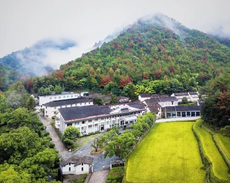 Tiantai Hotel Отели рядом с достопримечательностью «Shiliang Waterfall»