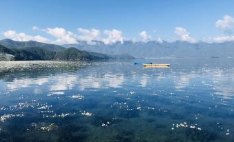 Frist Sight Inn Lugu Lake