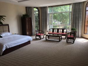 Gaizhou Double Moon Holiday Courtyard