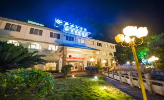 New Century Hotel (Yangshuo West Street Park) - Housity