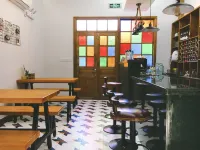 Hutong Li Zhumengju Inn - بار