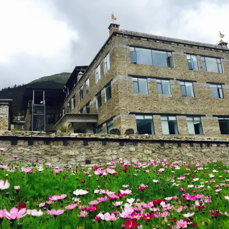 Hotel Blanche Yading