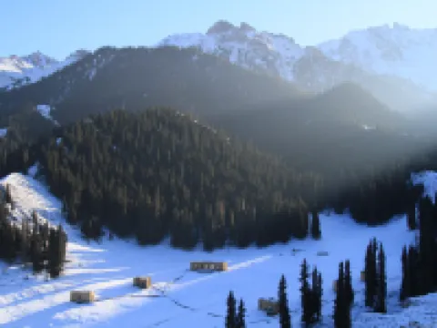 温泉賽里木湖克魯格野奢營地 温泉縣酒店