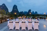 Ji Yun Resort (Yangshuo Ten-mile Gallery Yulong River)