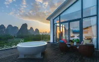 Ji Yun Resort (Yangshuo Ten-mile Gallery Yulong River)