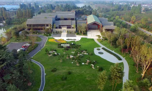 Yangzhou Slender West Lake National Medical College Heyi Hotel