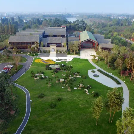 Yangzhou Slender West Lake National Medical College Heyi Hotel