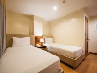 The Well Hotel Hotels near Borromeo Arcade