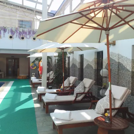 Zhongwei Green Lake Hotel