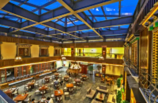 Shangri-La 5th Meteorite Light Year Hotel (Dukezong Ancient City Shop)