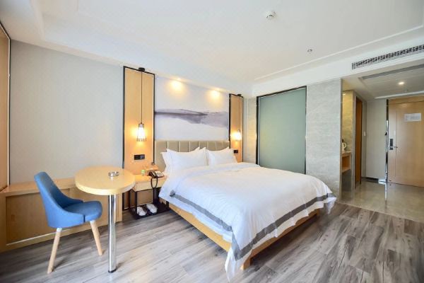 清沐铂金酒店(广汉沃尔玛天阶店)