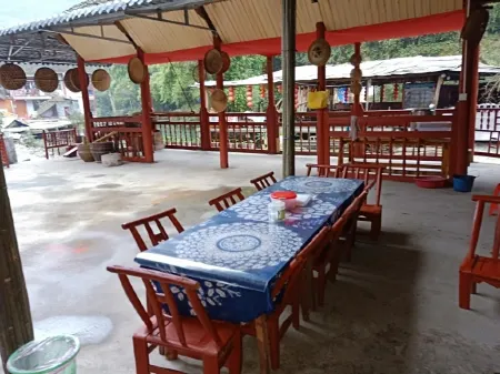 Jishou Fengyuqiao Inn