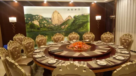 Jinhengsheng Holiday Hotel Отели в г. Юньсяао