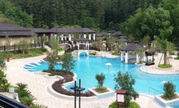 Mels Weldon Evergreen Lake Hotel