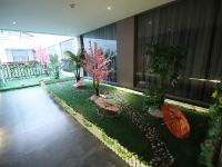 精通柏林酒店(南宁东站会展中心青秀万达店) - 公共区域