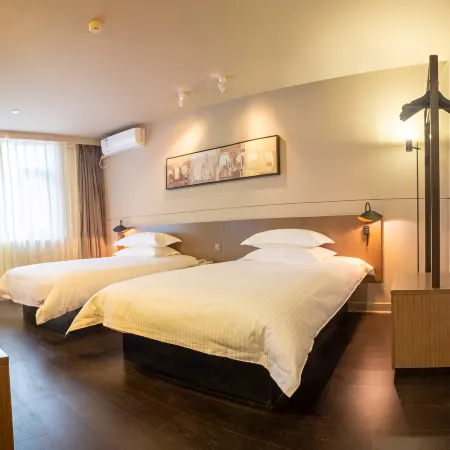 Jinjiang Inn Select (Changji Administrative Center)