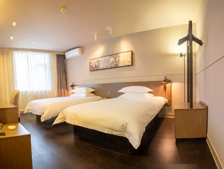 Jinjiang Inn Select (Changji Administrative Center) Отели в г. Чанцзи