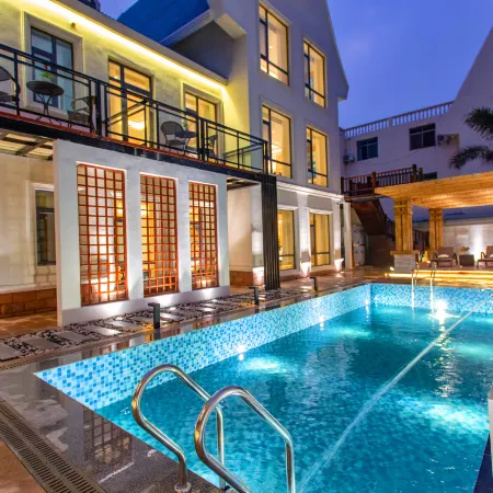 Deluxe Villa Boutique Hostel