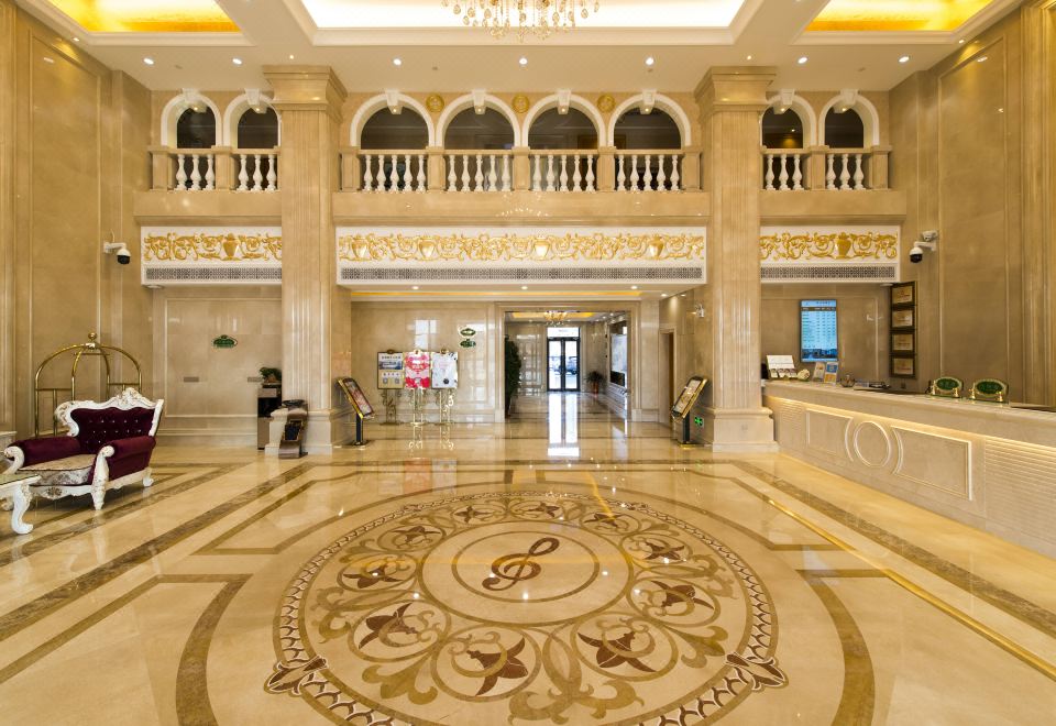 1. 비엔나 호텔(V..