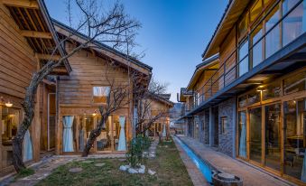 Xianlv Baisha Snow Mountain Hostel